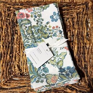 Pottery Barn Saskia Napkins Set of 4 BNWT